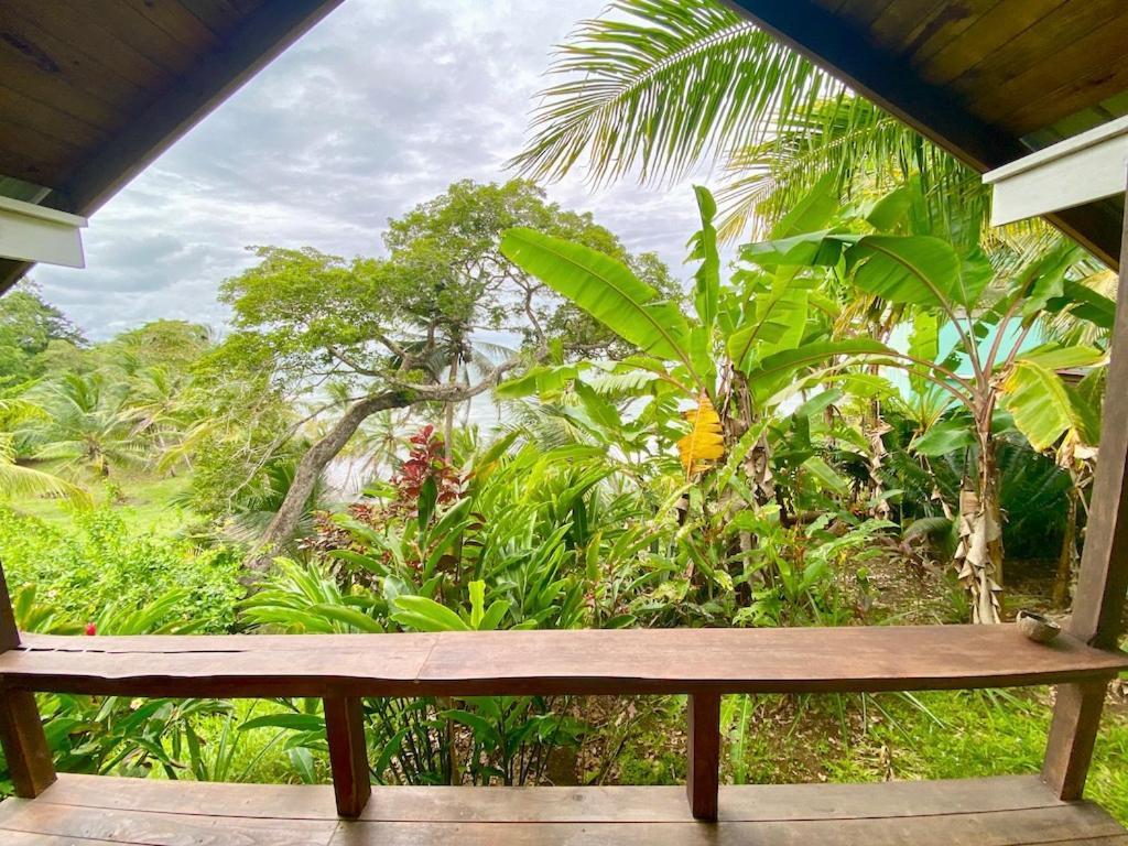 Bird Island Bungalows Bocas del Toro Exterior photo