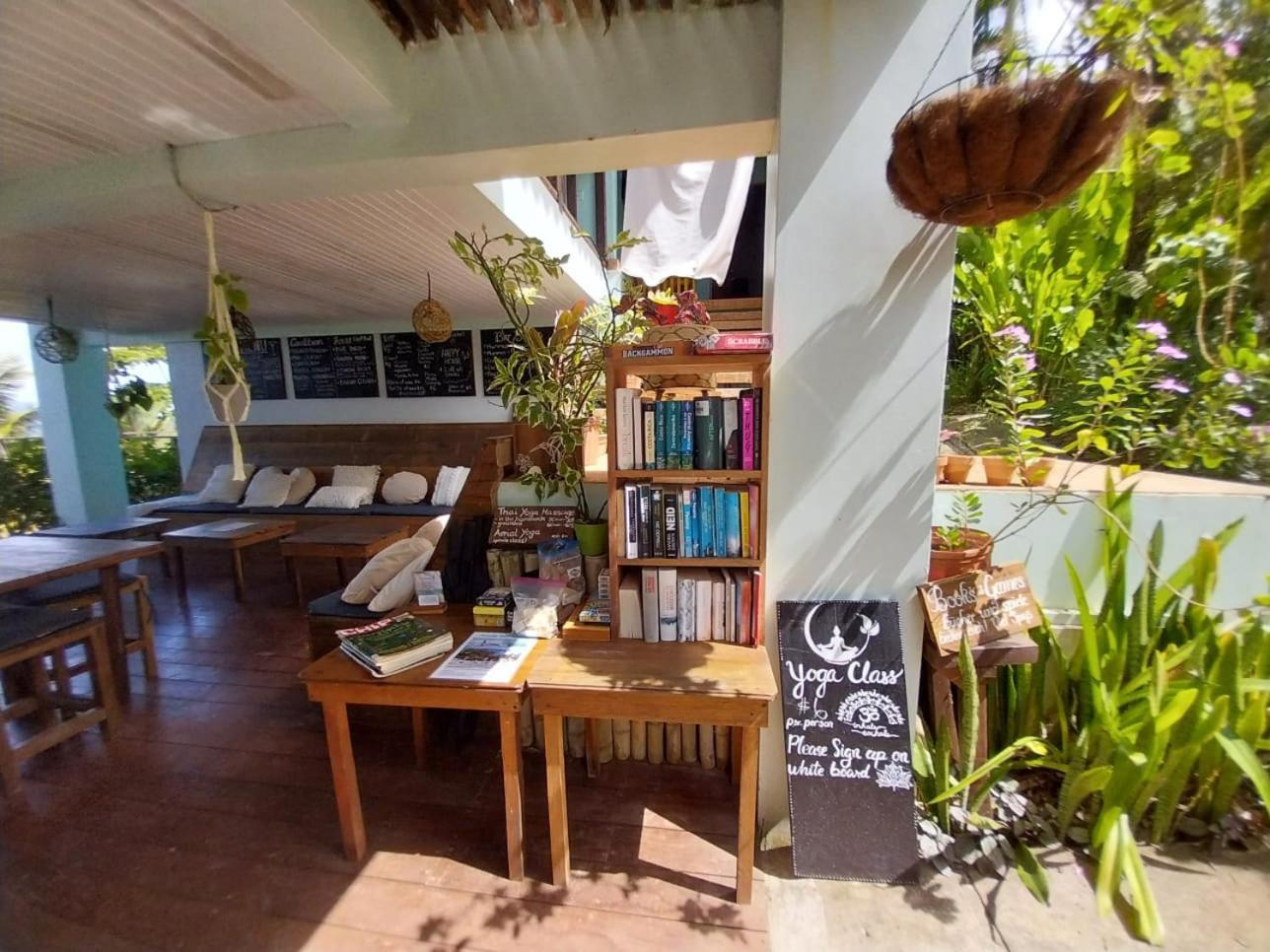 Bird Island Bungalows Bocas del Toro Exterior photo